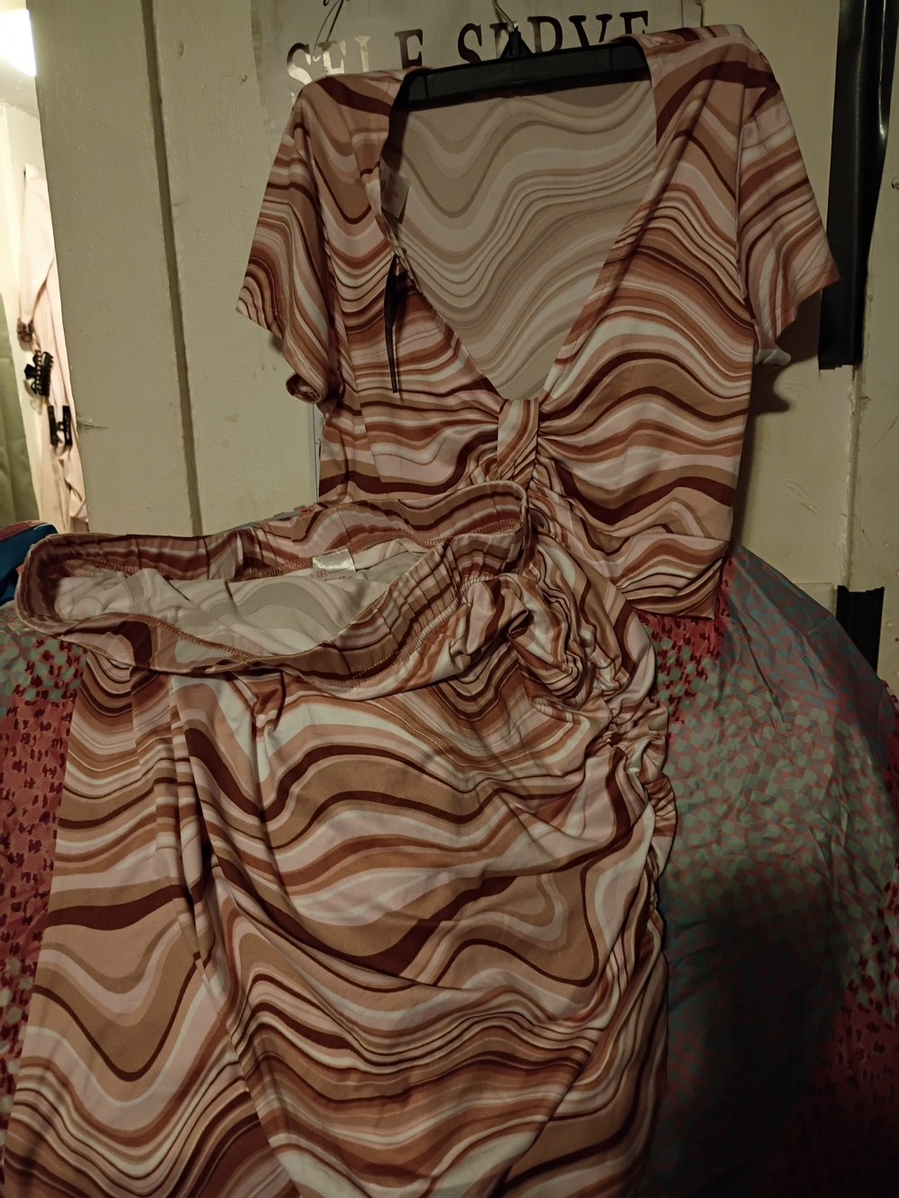 torrid 2 Piece Brown Swirl Ruched V-Neck 2 Piece Crop Top Set. Soft Skirt.